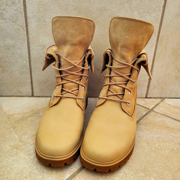 SOLD Timberland Women's Boots size 8 - Picture 2 of 6
